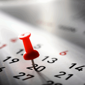 Kalendarz z pinezką na dacie